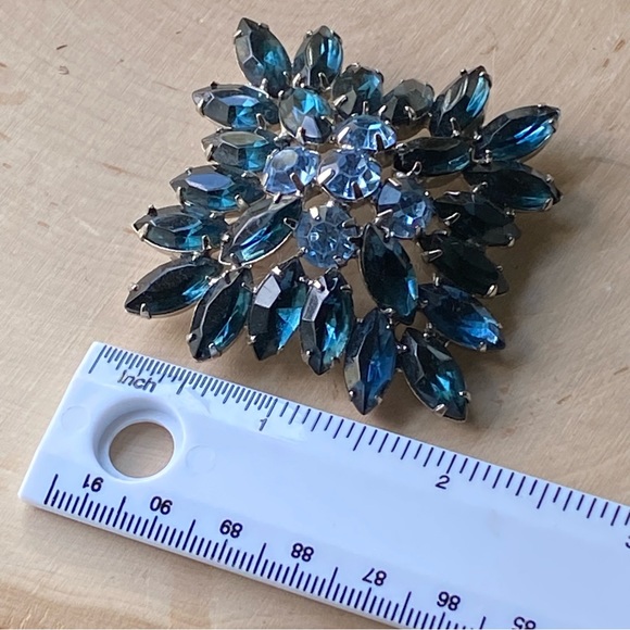 Vintage- Juliana- Dramatic Maltese Cross of Montana Blue & Light Sapphire - Picture 13 of 17